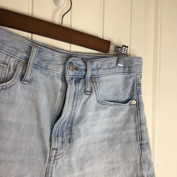 Madewell The Perfect Jean Short in Millman Wash Size 27. - Picture 3 of 9